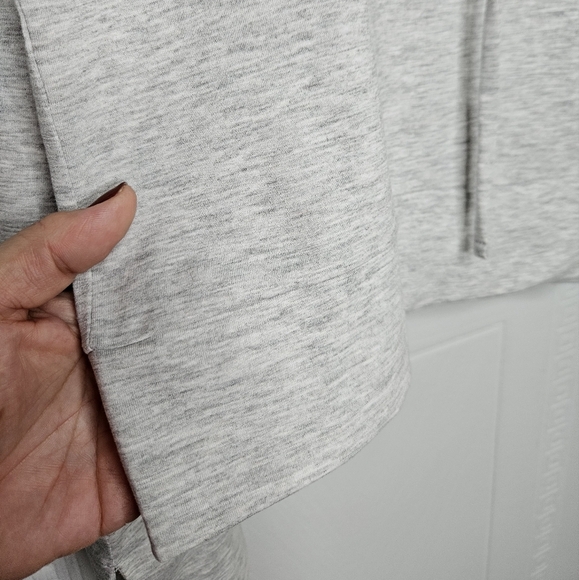 Gap Fit Light Gray Lightweight Cropped Boxy Pullover Hoodie Thumb Holes M EUC - Picture 4 of 11